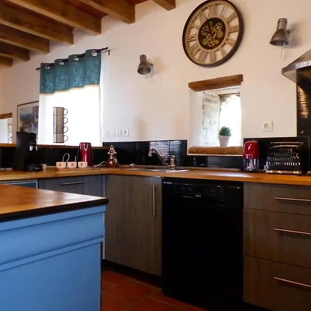 Grand Restaure Avec Climatisation, Ideal Pour Familles - Fr-1-489-392 Lurcy-Levis